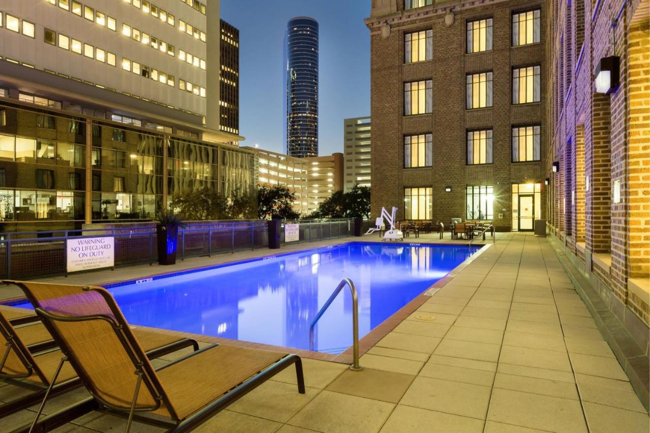Courtyard Houston Downtown Convention Center Hotel Buitenkant foto